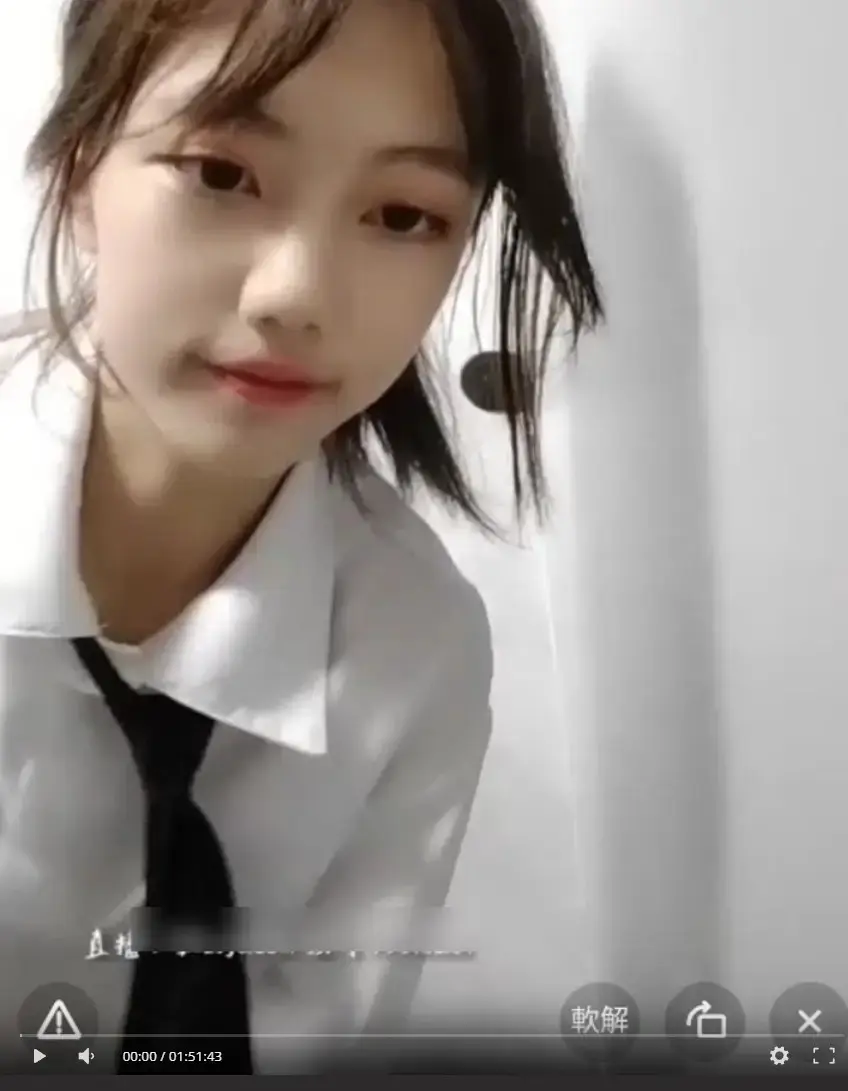 《贺子涵》原视频高清完整版免费在线播放，小女孩贺子涵深度还原贺梓涵直播翻车名场面始末，带你直达高能瞬间看全貌