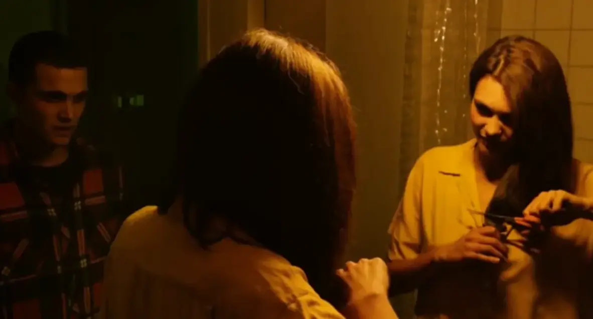 《爱恋》高清完整版免费看-1080P超清无广告在线播放-《爱恋》电影全集无删减-爱情片HD资源