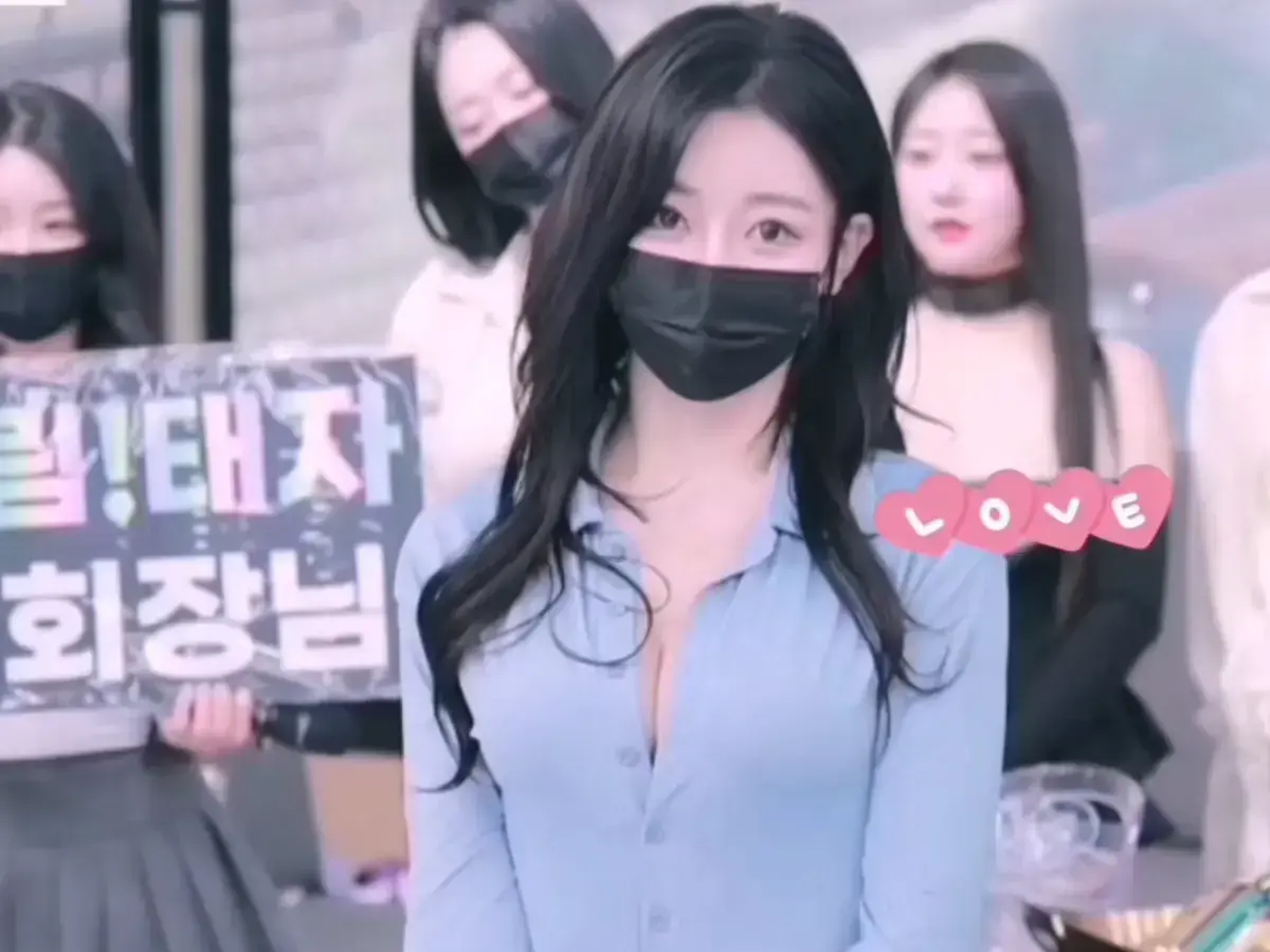 《BJ女团全员卸甲小黑屋》1080P高清完整版免费在线观看-熊猫班全员卸甲无删减版在线播放-BJ女团全员卸甲小黑屋无广告全网同步观看