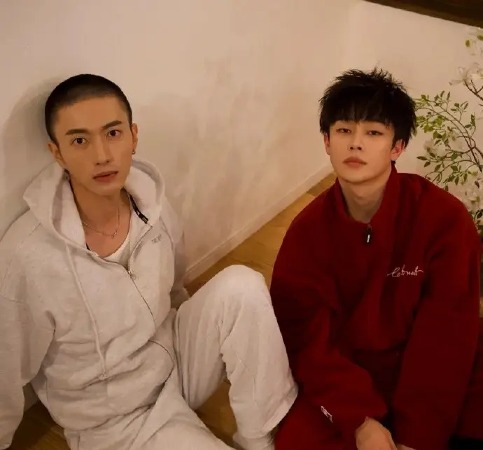 《这见鬼的工作》全集完整版HD高清播放-免费观看这见鬼的工作无广告国语资源-2025最新短剧在线看